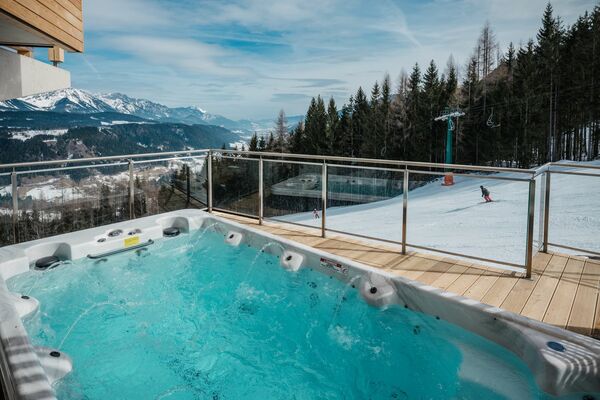Chalet mit Pool auf der Terrasse - Alpenchalets Reiteralm Schladming