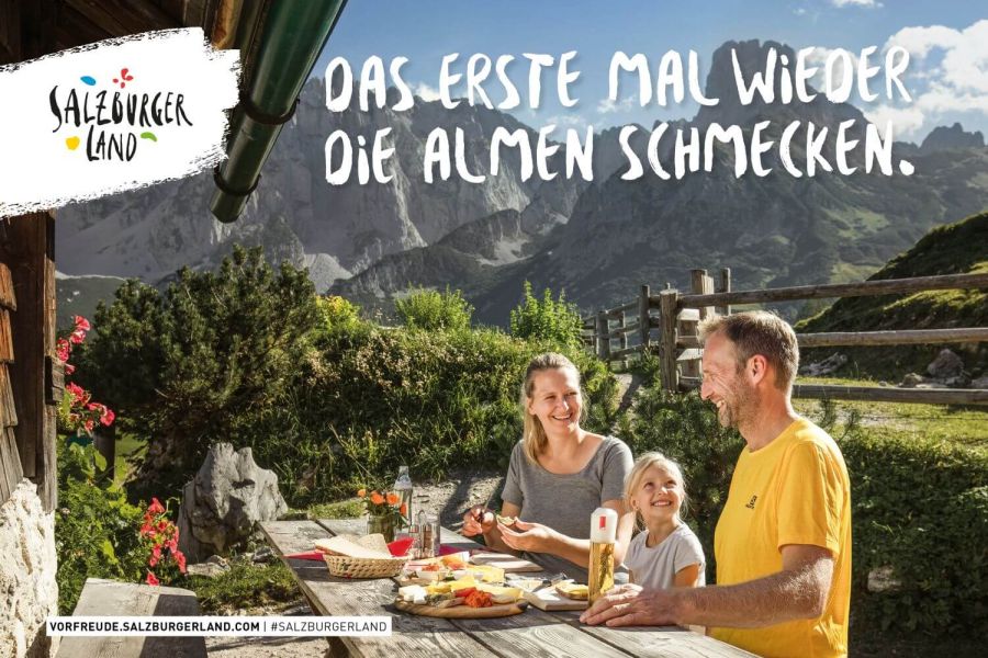 Jause auf der Loseggalm im Salzburger Land unterhalb der Bischofsmütze