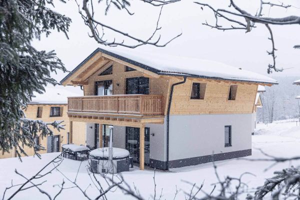 Holiday home in the Bavarian Forest with hot tub