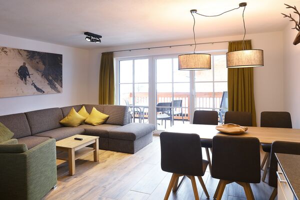 Wohnbereich mit Balkon - Appartement Aquamarin